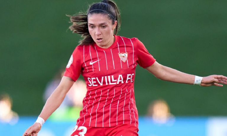 Natalia Gaitán: «Hay que cambiar el chip y la perspectiva desde la que se ve el fútbol femenino»